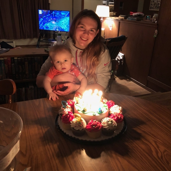 Meet your Posher, Katelyn - Picture 1 of 1